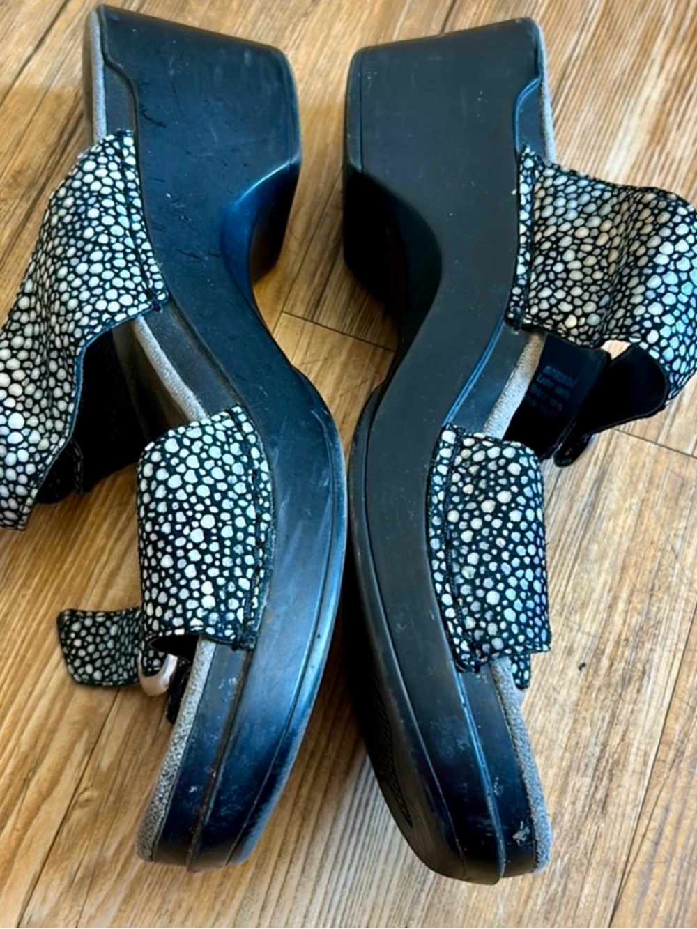Dansko Black + White Dot Platform Clogs Slide Wedge Sandals Adjustable size 40/9